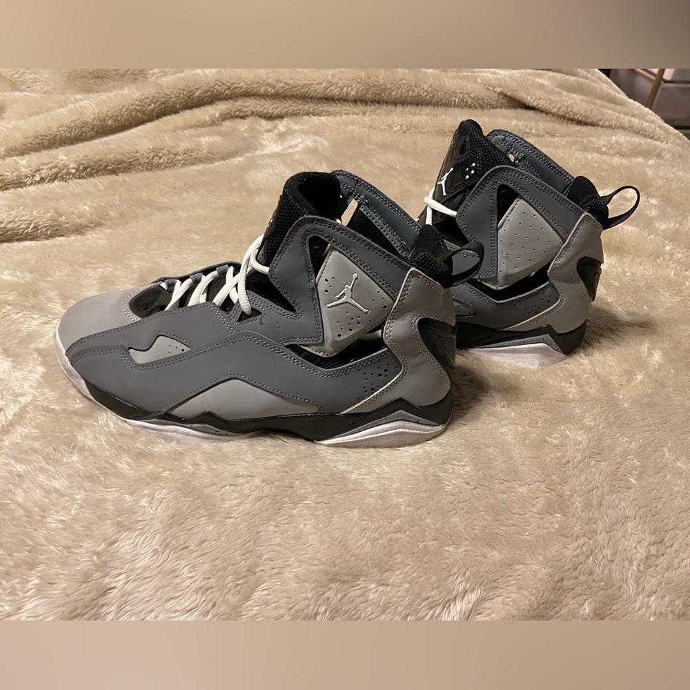 Men’s Jordan 7 - Picture 4 of 7